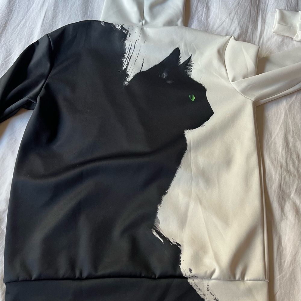 Source Unknown Black and White Cat Sweatshirt
